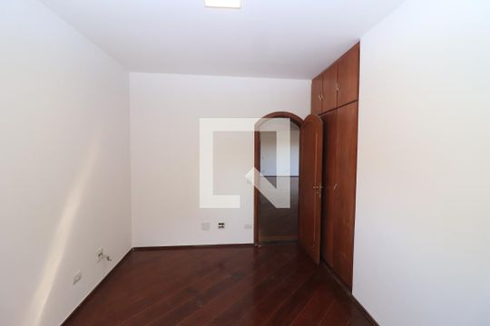 Quarto 1 de apartamento para alugar com 4 quartos, 216m² em Tatuapé, São Paulo