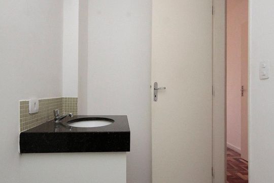 Banheiro de apartamento para alugar com 1 quarto, 42m² em Bela Vista, São Paulo