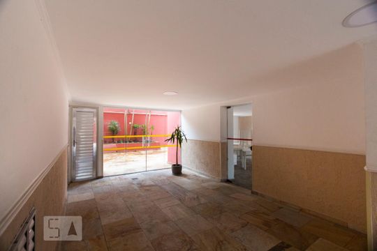 Hall social de apartamento para alugar com 2 quartos, 56m² em Vila Monte Alegre, São Paulo