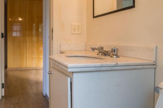 Banheiro de apartamento para alugar com 1 quarto, 40m² em Vila Nova Conceição, São Paulo