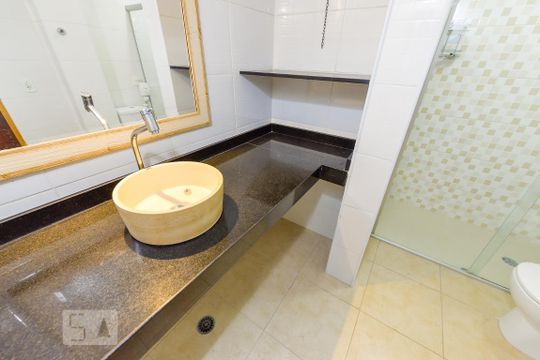 Banheiro de apartamento para alugar com 3 quartos, 103m² em Sumaré, São Paulo