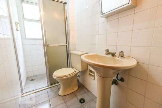 Banheiro Social de apartamento à venda com 3 quartos, 84m² em Vila Gertrudes, São Paulo
