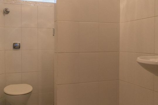 Banheiro de apartamento para alugar com 2 quartos, 85m² em Mirandópolis, São Paulo