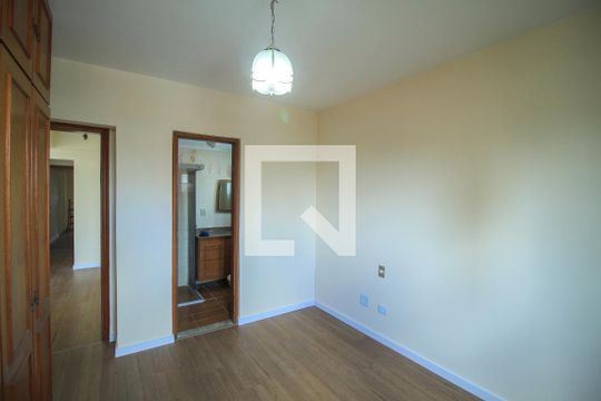Suíte de apartamento para alugar com 3 quartos, 128m² em Vila Bertioga, São Paulo