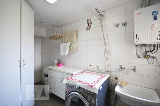 Área de serviço de apartamento para alugar com 3 quartos, 150m² em Parque Colonial, São Paulo