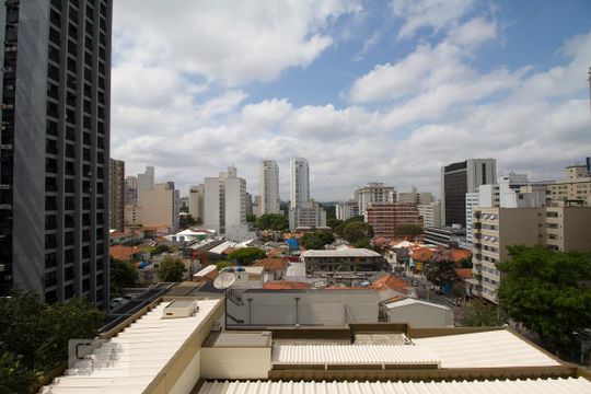 Vista da sala de apartamento para alugar com 1 quarto, 75m² em Cerqueira César, São Paulo
