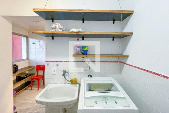 Lavanderia de apartamento para alugar com 1 quarto, 58m² em Pinheiros, São Paulo