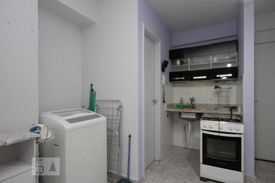 Cozinha de kitnet/studio à venda com 1 quarto, 30m² em Bela Vista, São Paulo