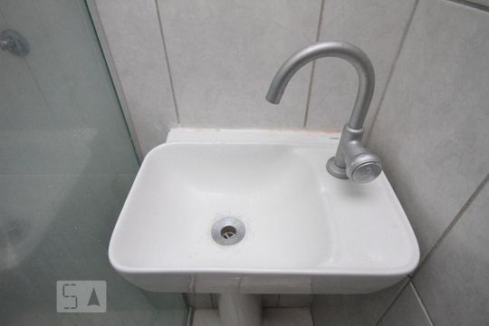 Banheiro de kitnet/studio à venda com 1 quarto, 30m² em Bela Vista, São Paulo