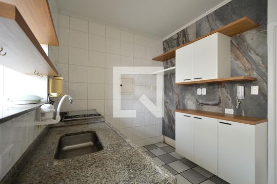 Cozinha de apartamento para alugar com 1 quarto, 65m² em Vila Clementino, São Paulo