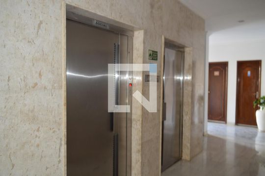 Área comum de kitnet/studio para alugar com 1 quarto, 48m² em Cambuci, São Paulo