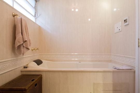 Banheiro da Suite de apartamento à venda com 3 quartos, 190m² em Jardim Paulista, São Paulo