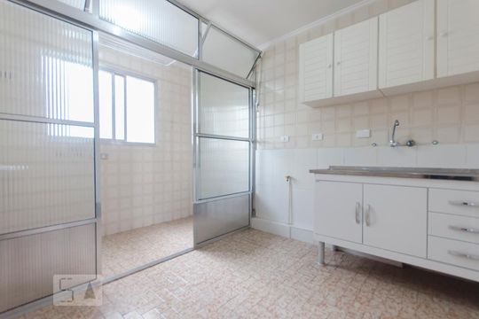 Cozinha de apartamento à venda com 2 quartos, 60m² em Parada Inglesa, São Paulo