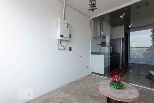 Varanda na cozinha de apartamento para alugar com 2 quartos, 70m² em Carandiru, São Paulo