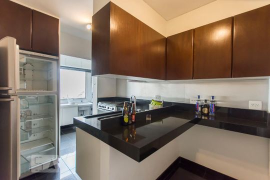Cozinha de apartamento para alugar com 4 quartos, 320m² em Sumaré, São Paulo