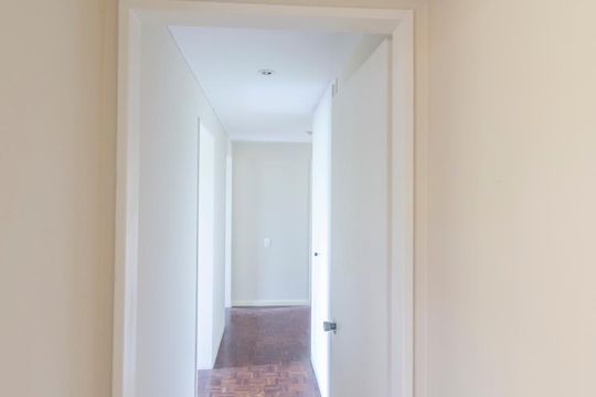 Corredor de apartamento à venda com 3 quartos, 149m² em Vila Suzana, São Paulo
