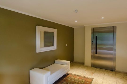 Hall de entrada de apartamento à venda com 3 quartos, 146m² em Real Parque, São Paulo