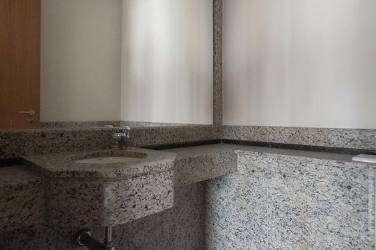 Lavabo de apartamento à venda com 4 quartos, 170m² em Vila Suzana, São Paulo