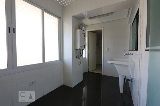 area de serviço de apartamento à venda com 3 quartos, 244m² em Vila Suzana, São Paulo