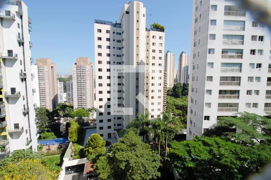 Vista da Suíte 1  de apartamento para alugar com 2 quartos, 83m² em Vila Andrade, São Paulo