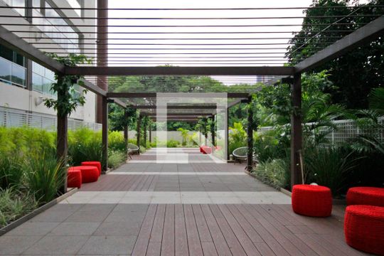 Área comum de kitnet/studio para alugar com 0 quarto, 42m² em Consolação, São Paulo
