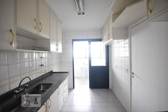 cozinha de apartamento à venda com 3 quartos, 300m² em Vila Suzana, São Paulo