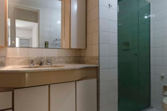 Banheiro de apartamento à venda com 3 quartos, 78m² em Santa Teresinha, São Paulo
