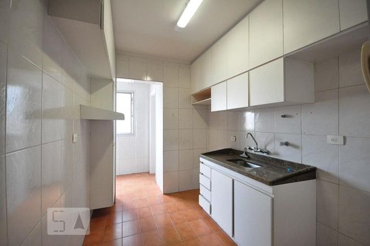 cozinha de apartamento para alugar com 2 quartos, 65m² em Vila Olímpia, São Paulo