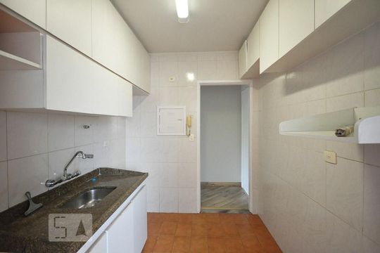 cozinha de apartamento para alugar com 2 quartos, 65m² em Vila Olímpia, São Paulo