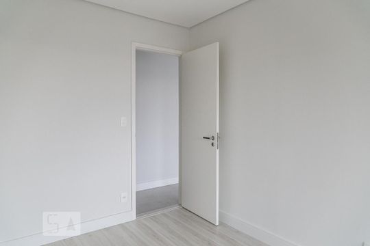 Quarto 1 de apartamento para alugar com 2 quartos, 66m² em Parque Industrial Tomas Edson, São Paulo