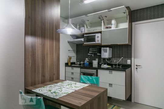 Cozinha de kitnet/studio para alugar com 1 quarto, 39m² em Bela Vista, São Paulo