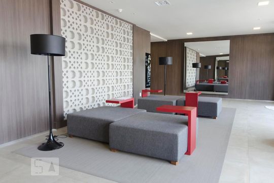 Hall de entrada do prédio de apartamento para alugar com 1 quarto, 43m² em Vila Madalena, São Paulo