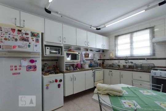 Cozinha de apartamento à venda com 3 quartos, 115m² em Pacaembu, São Paulo