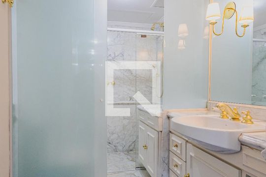 Banheiro da Suíte de apartamento à venda com 2 quartos, 115m² em Jardim Paulista, São Paulo