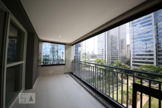 Varanda  de kitnet/studio à venda com 1 quarto, 62m² em Cidade Monções, São Paulo