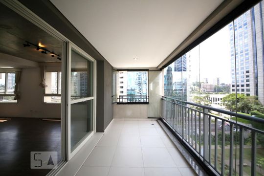 Varanda  de kitnet/studio à venda com 1 quarto, 62m² em Cidade Monções, São Paulo