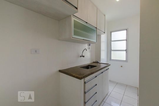 Cozinha de apartamento à venda com 2 quartos, 67m² em Vila Suzana, São Paulo