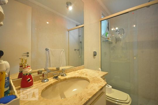 banheiro de apartamento à venda com 3 quartos, 94m² em Vila Suzana, São Paulo