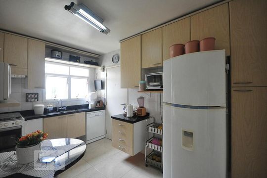 cozinha de apartamento à venda com 3 quartos, 94m² em Vila Suzana, São Paulo