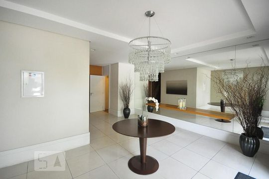 hall social de apartamento à venda com 2 quartos, 124m² em Jardim Leonor, São Paulo