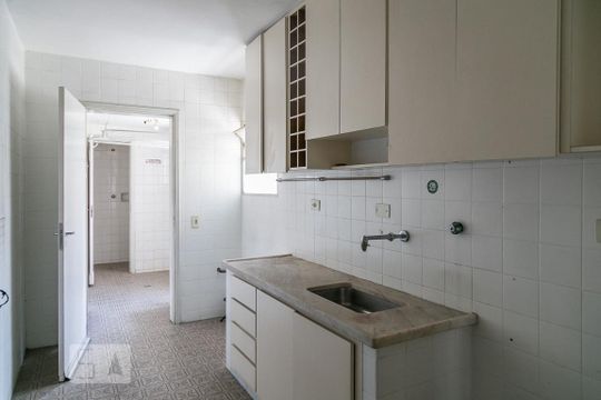 Cozinha de apartamento à venda com 2 quartos, 80m² em Perdizes, São Paulo