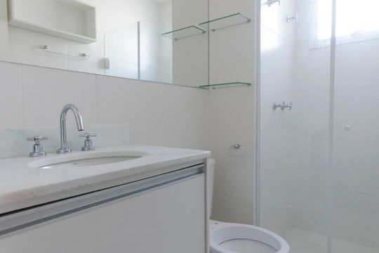 Banheiro de apartamento para alugar com 2 quartos, 58m² em Barra Funda, São Paulo