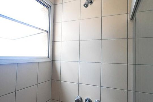 detalhe banheiro suíte 2 de apartamento para alugar com 3 quartos, 227m² em Jardim Ampliação, São Paulo