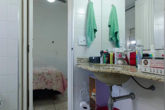 Banheiro Quarto 1 e 2 de apartamento à venda com 2 quartos, 72m² em Perdizes, São Paulo