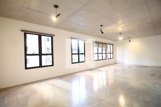 Sala/ Quarto de kitnet/studio para alugar com 1 quarto, 70m² em Vila Suzana, São Paulo
