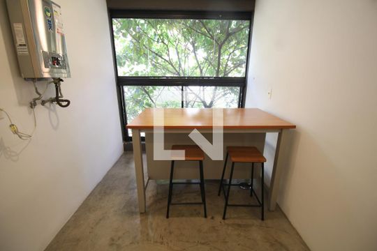 Cozinha  de kitnet/studio para alugar com 1 quarto, 70m² em Vila Suzana, São Paulo