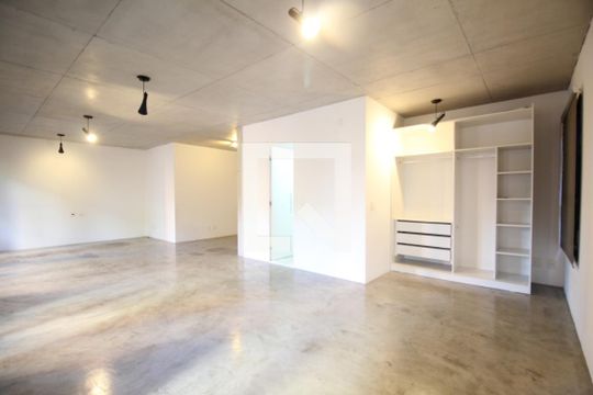 Sala/ Quarto de kitnet/studio para alugar com 1 quarto, 70m² em Vila Suzana, São Paulo