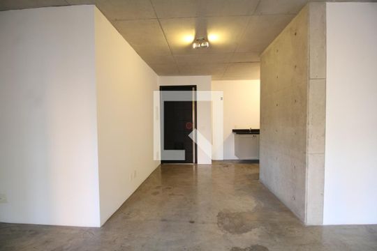 Sala/ Quarto de kitnet/studio para alugar com 1 quarto, 70m² em Vila Suzana, São Paulo