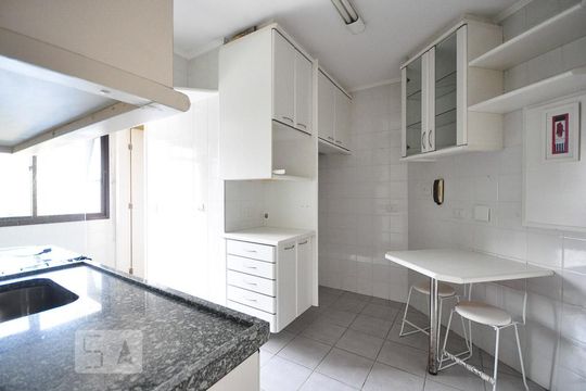 cozinha de apartamento à venda com 2 quartos, 110m² em Vila Andrade, São Paulo