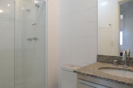 Banheiro social de apartamento à venda com 2 quartos, 68m² em Belenzinho, São Paulo